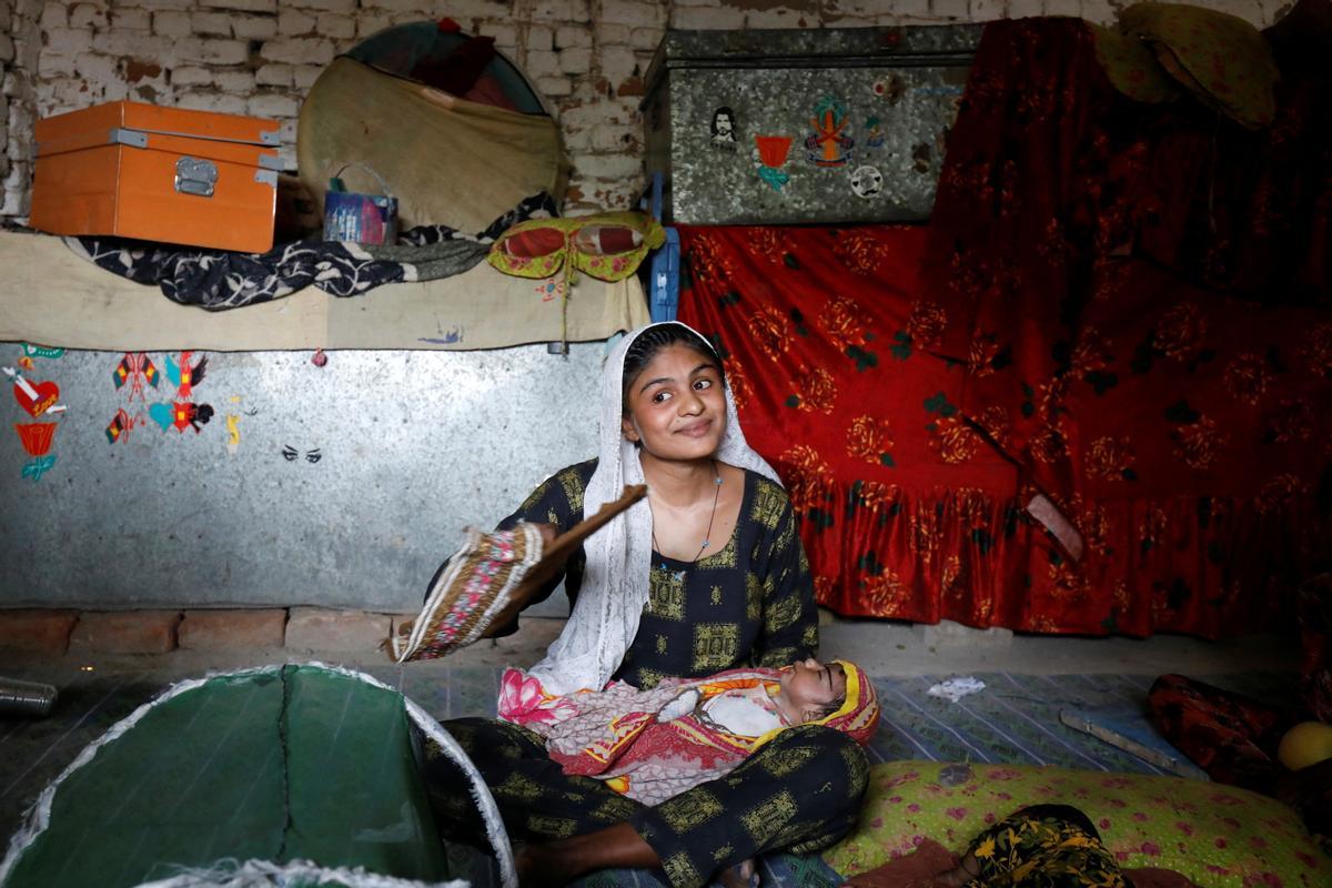 Les mares del Pakistan, principals víctimes del clima a la ciutat més calorosa de la Terra