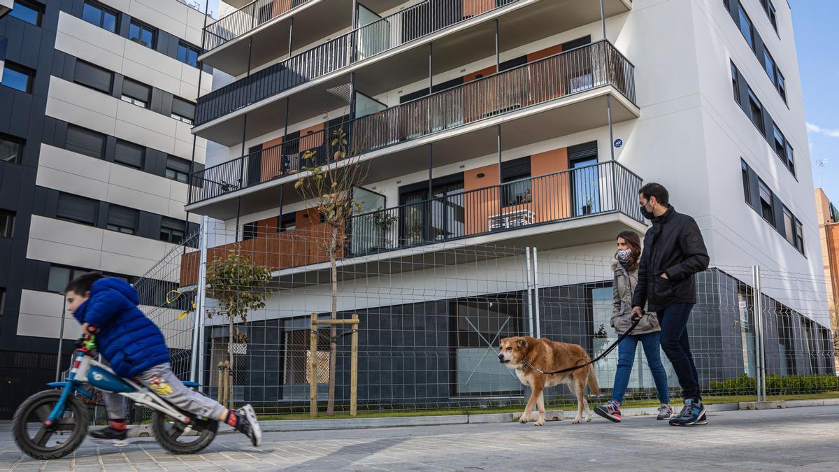 L’àrea metropolitana impulsa vivenda protegida per l’onada d’inquilins que deixen Barcelona