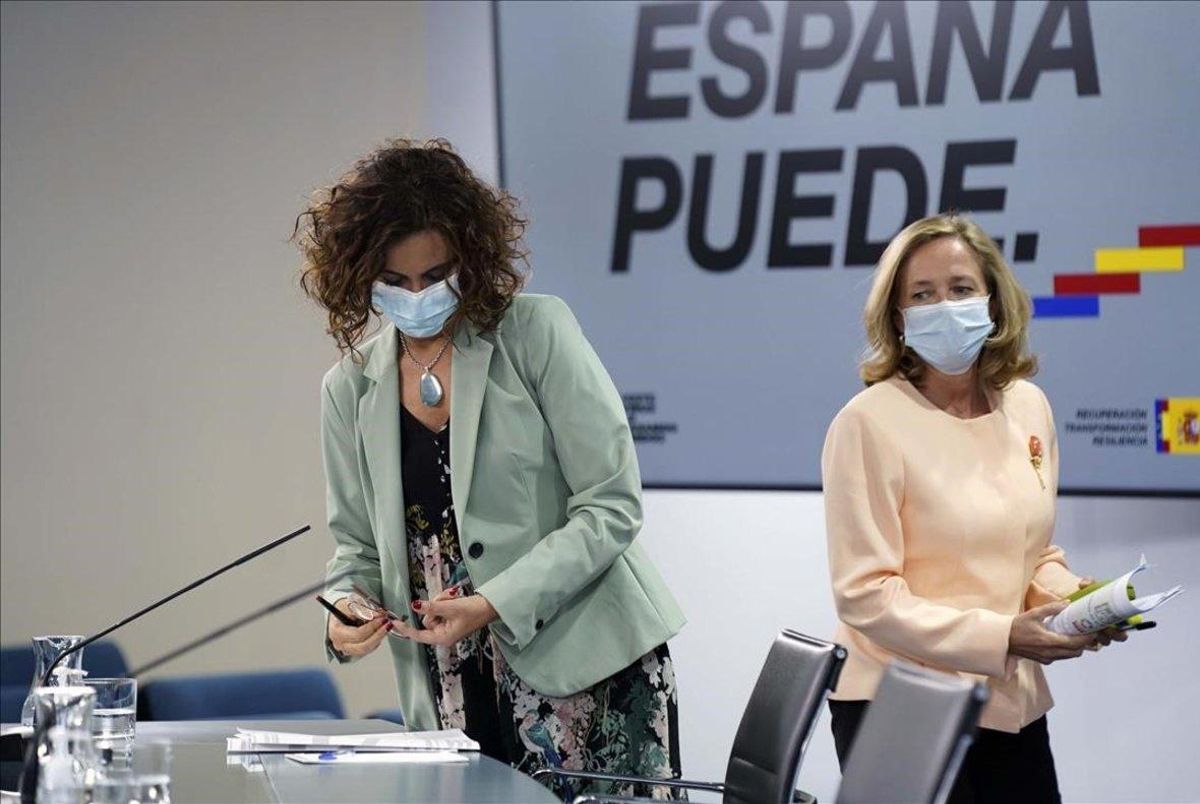 Rueda de prensa del Consejo de Ministros y que en esta ocasión la ofrecieron la ministra portavoz y de Hacienda Maria Jesús Montero y la vicepresidenta y ministra de Asuntos Económicos Nadia Calviño. Rueda de prensa del Consejo de Ministros y que en esta ocasión la ofrecieron la ministra portavoz y de Hacienda Maria Jesús Montero y la vicepresidenta y ministra de Asuntos Económicos Nadia Calviño.