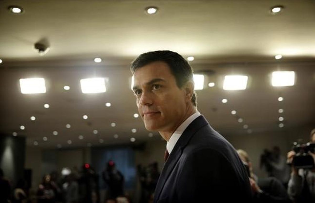 Sánchez, en el Congreso, tras su audiencia con el Rey. Sánchez, en el Congreso, tras su audiencia con el Rey.