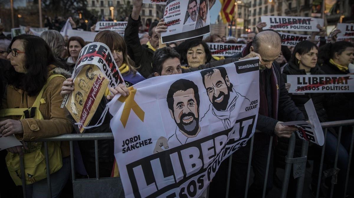 Concentración en Barcelona contra el encarcelamiento de los Jordis, en el 2018.