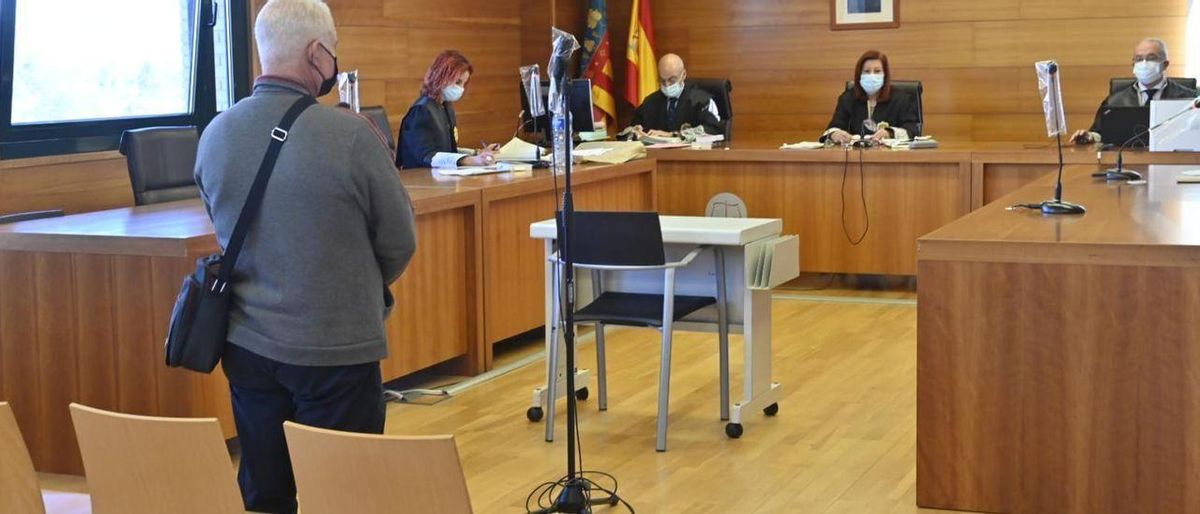 Dos niñas de Castellón: "El abuelo se frotaba con nosotras y nos daba besos" Dos niñas de Castellón: "El abuelo se frotaba con nosotras y nos daba besos"