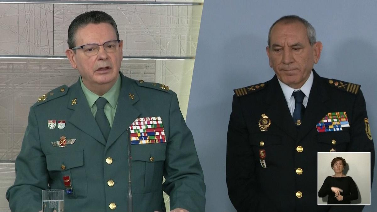 Máximos jefes operativos de la Policía Nacional y de la Guardia Civil explicando lo sucedido..