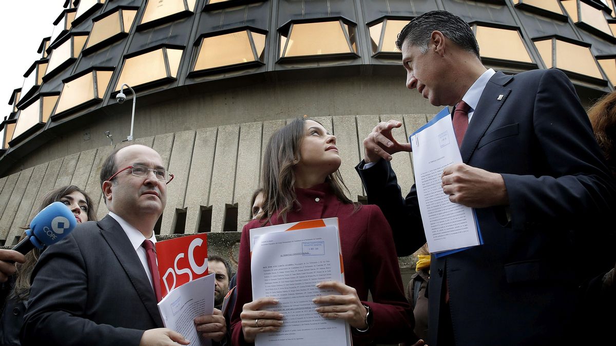 Miquel Iceta, Inés Arrimadas y Xavier García Albiol, durante la presentación de un recurso de amparo ante el Tribunal Constitucional en el 2017. Miquel Iceta, Inés Arrimadas y Xavier García Albiol, durante la presentación de un recurso de amparo ante el Tribunal Constitucional en el 2017.