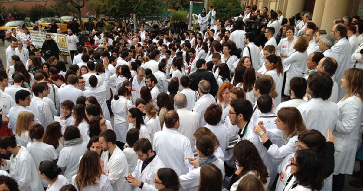 Protesta de los médicos residentes en el hospital Vall d’Hebron. Protesta de los médicos residentes en el hospital Vall d’Hebron.