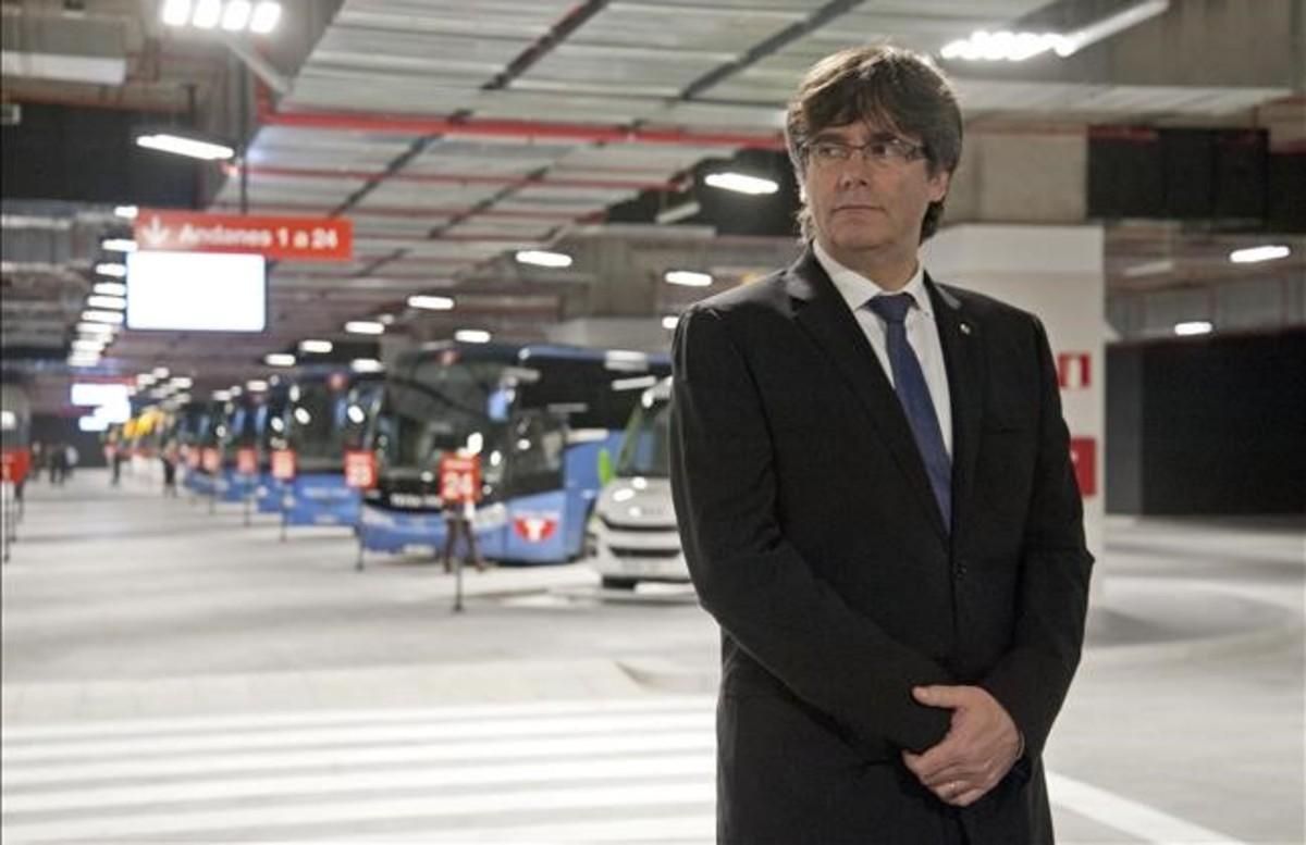 El presidente de la Generalitat, Carles Puigdemont, en la inauguracion de la nueva estación de autobuses de Girona, el pasado viernes. El presidente de la Generalitat, Carles Puigdemont, en la inauguracion de la nueva estación de autobuses de Girona, el pasado viernes.