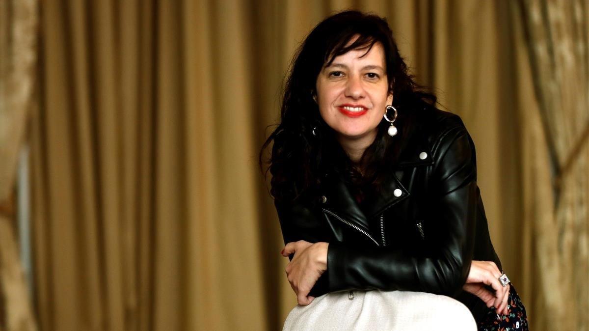 La escritora barcelonesa Laia Aguilar en el hotel El Palace de Barcelona, este martes. 