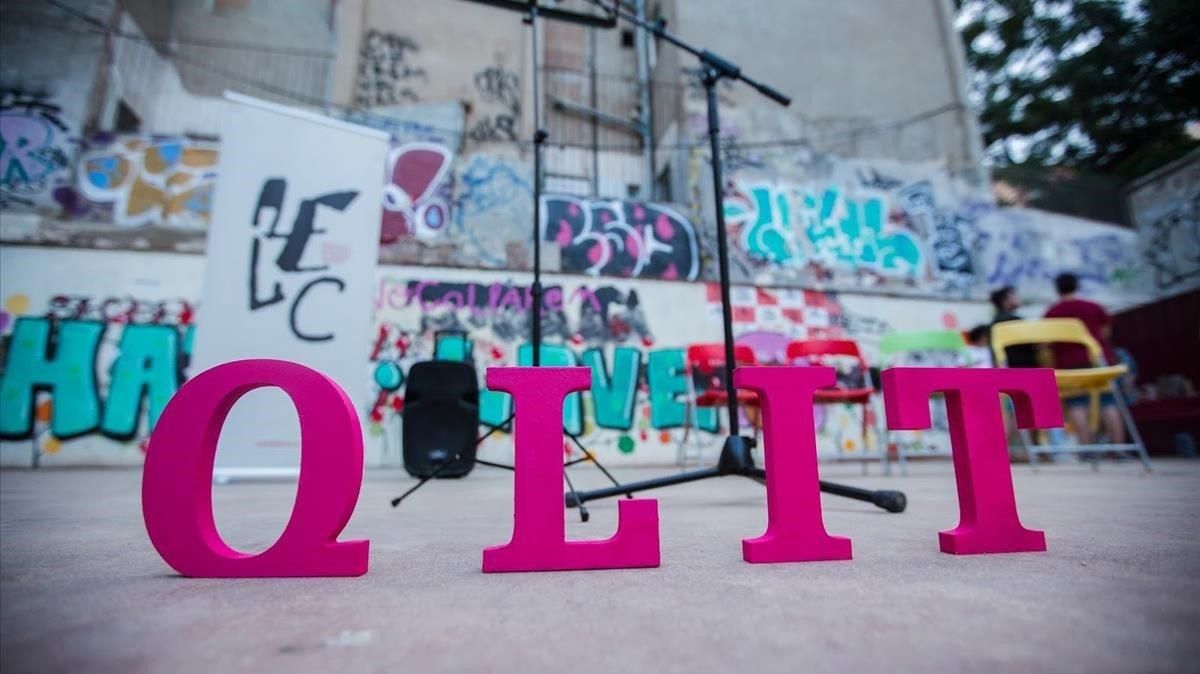 La ’Associació d’Escriptors en Llengua Catalana’ organiza el festival QLit, de temática LGBTI. La ’Associació d’Escriptors en Llengua Catalana’ organiza el festival QLit, de temática LGBTI.