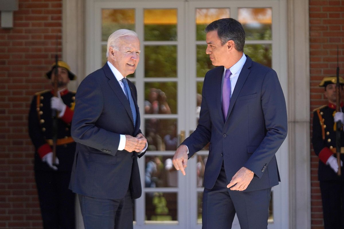 Encuentro entre Pedro Sanchez Joe Biden en el Palacio de la Moncloa . Encuentro entre Pedro Sanchez Joe Biden en el Palacio de la Moncloa .