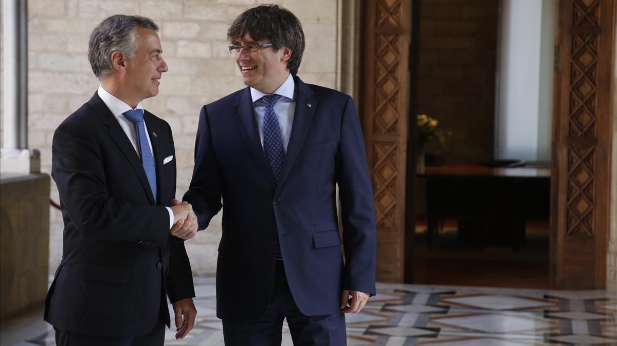 Reunión del lendakari Íñigo UrkulluUrkullu y el president Carles Puigdemont el pasado junio.