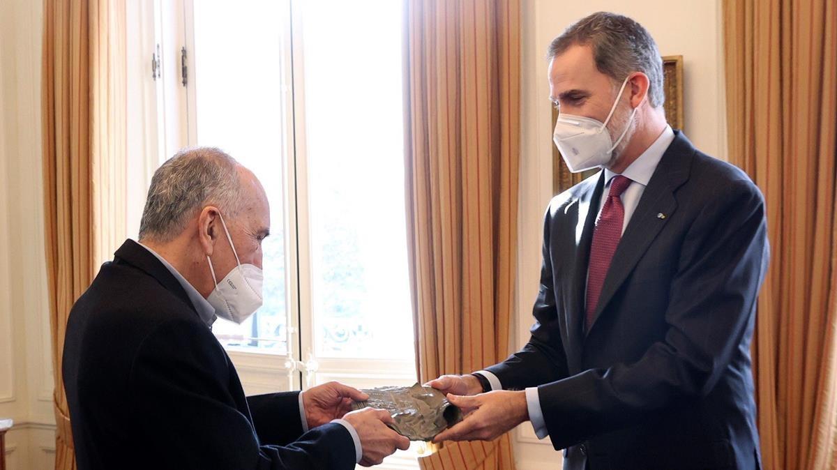  Felipe VI entrega el Premio Cervantes 2019 al Joan Margarit, en el Palacete Albéniz, el pasado mes de diciembre