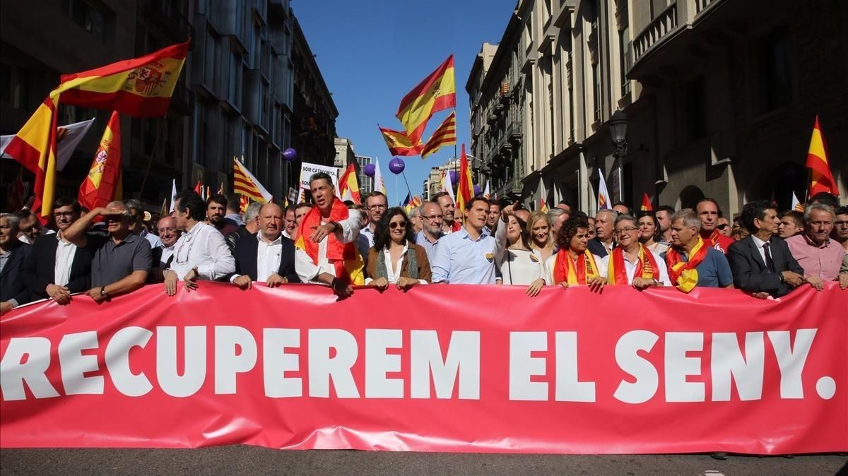 La marcha de los no Independentistas encabezada por políticos del PP, Ciutadan’s y el PSC La marcha de los no Independentistas encabezada por políticos del PP, Ciutadan’s y el PSC