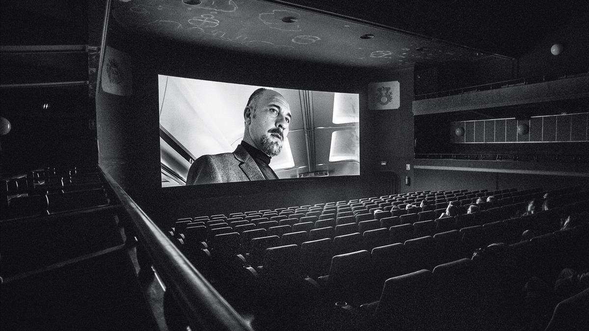 Fui al cine Balmes a ver anuncios y en medio me metieron una película Fui al cine Balmes a ver anuncios y en medio me metieron una película
