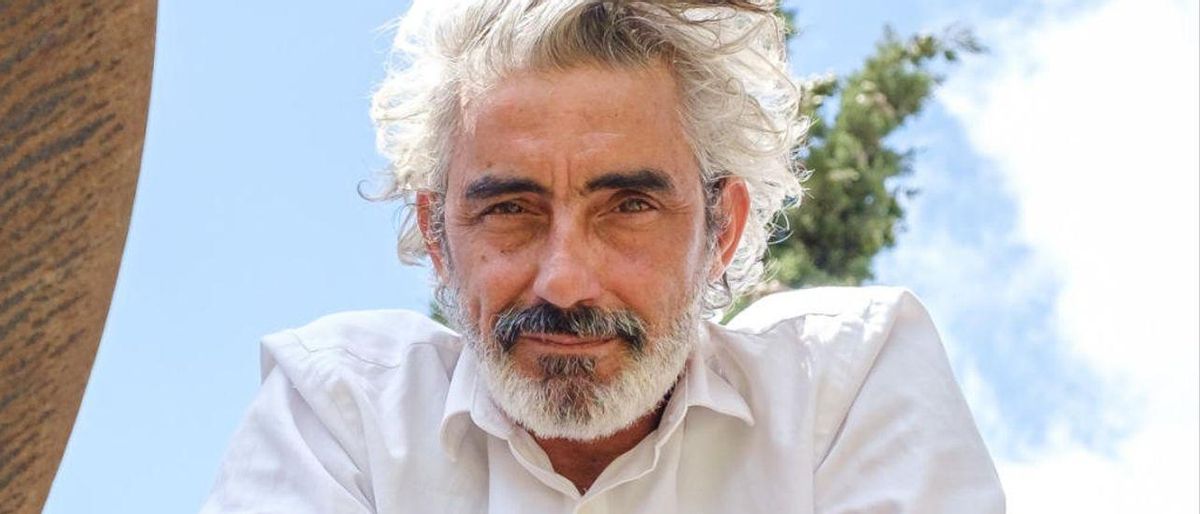 Micky Molina. Micky Molina.