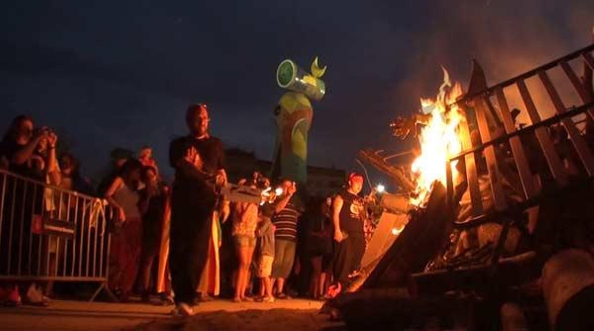 La verbena de Sant Joan en Rubí: "Si usa pirotecnia, no utilice gel hidroalcohólico ni mascarillas quirúrgicas" La verbena de Sant Joan en Rubí: "Si usa pirotecnia, no utilice gel hidroalcohólico ni mascarillas quirúrgicas"