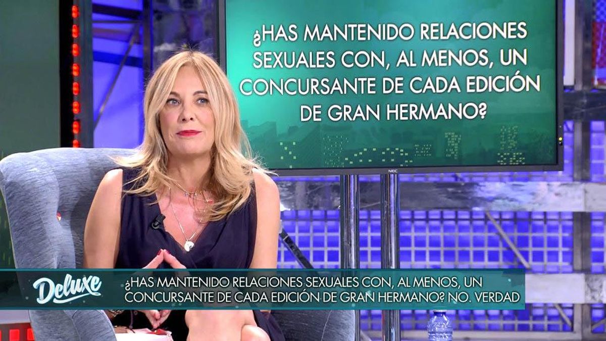 Sexo en el interior de Tele 5 (’Deluxe’). Sexo en el interior de Tele 5 (’Deluxe’).