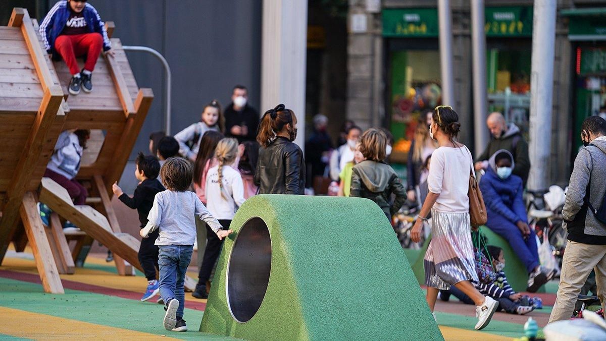 Los vecinos del Gòtic recuperan el espacio de la Plaça de Sant Miquel Los vecinos del Gòtic recuperan el espacio de la Plaça de Sant Miquel