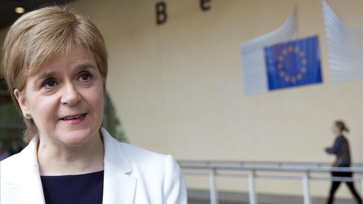 Escocia mantendrá la bandera de la UE en su Parlamento Escocia mantendrá la bandera de la UE en su Parlamento