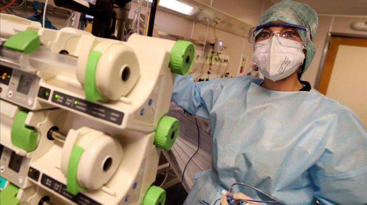 Els hospitals de Bèlgica demanen als metges contagiats de coronavirus que continuïn treballant