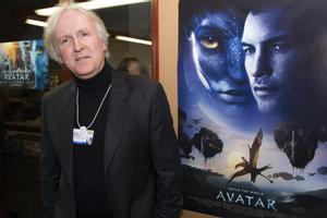 El director, productor y escritor estadounidense James Cameron posa para los fotógrafos previo a una proyección de la película ’Avatar’ , en una fotografía de archivo. EFE/Laurent Gillieron