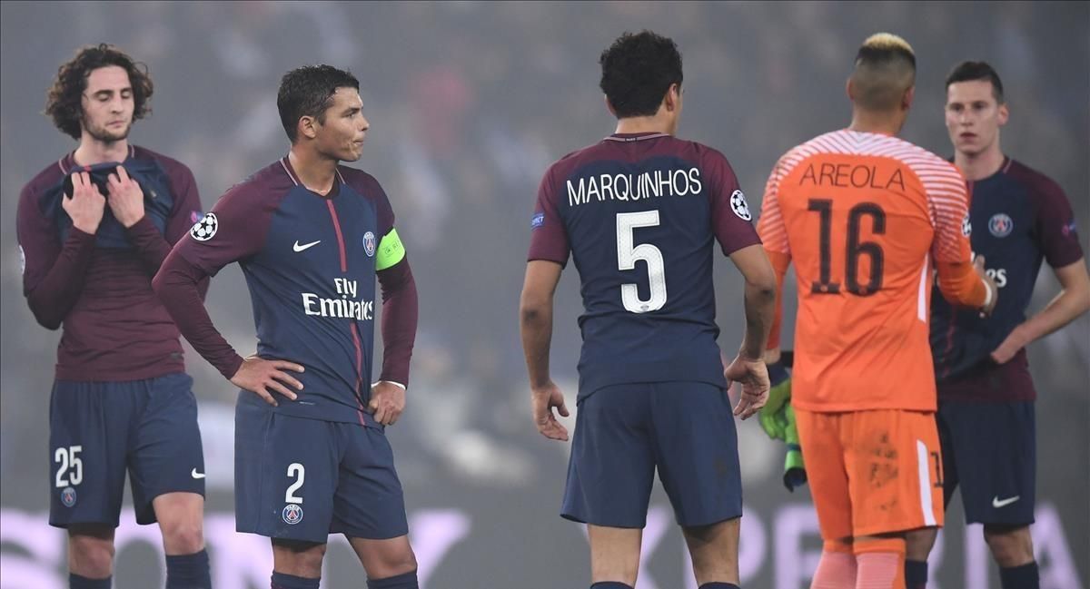 Decepción y desencanto en los rostros de los jugadores del PSG, tras ser eliminados por el Real Madrid de la Champions. Decepción y desencanto en los rostros de los jugadores del PSG, tras ser eliminados por el Real Madrid de la Champions.
