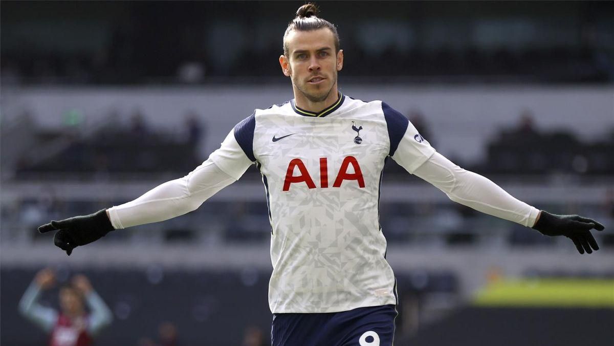 Bale celebra uno de sus dos goles al Burnley. Bale celebra uno de sus dos goles al Burnley.