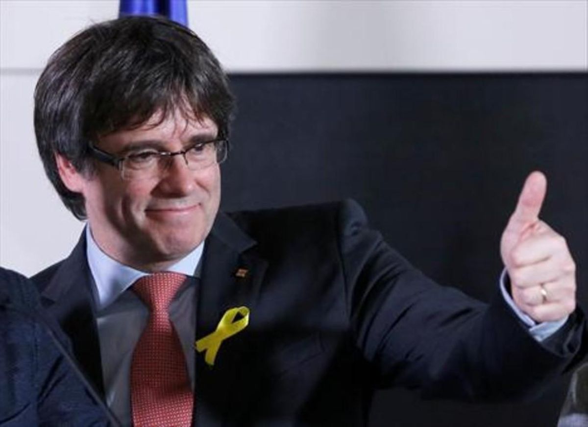 Carles Puigdemont. Carles Puigdemont.