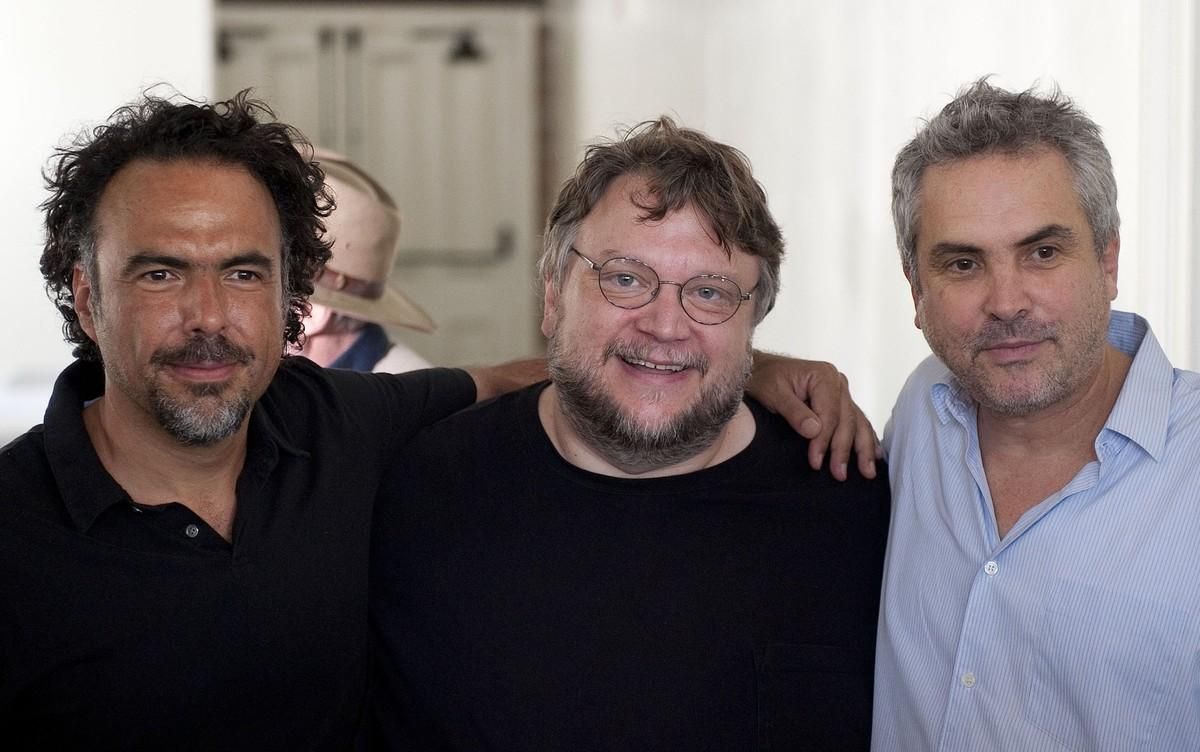 Alejandro González Iñárritu, Guillermo del Toro y Alfonso Cuarón, en Los Ángeles en el 2012. Alejandro González Iñárritu, Guillermo del Toro y Alfonso Cuarón, en Los Ángeles en el 2012.