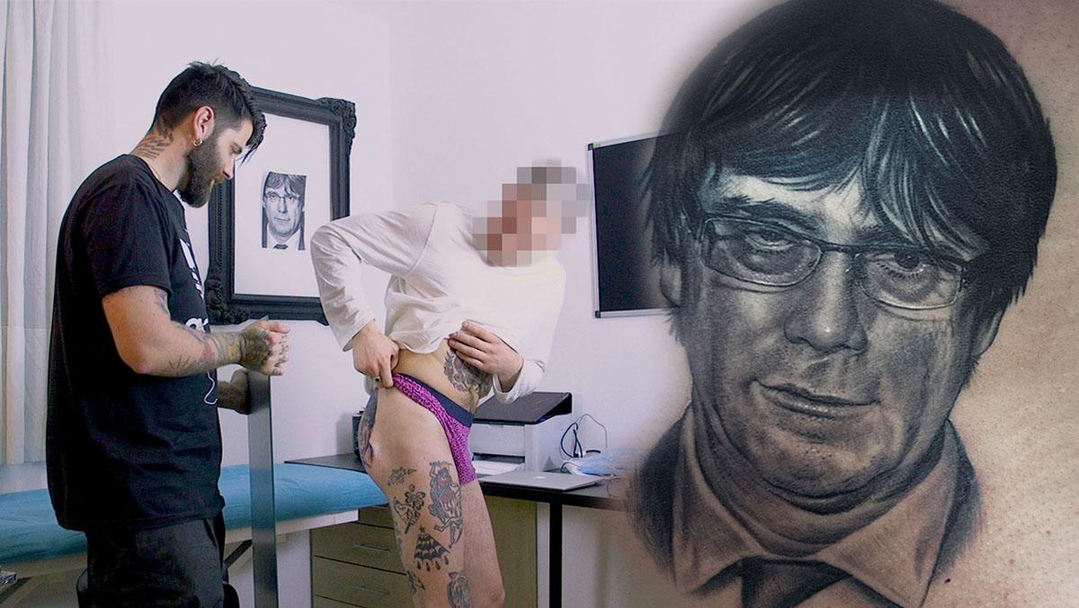 Un joven catalán se tatúa el rostro de Puigdemont en el trasero