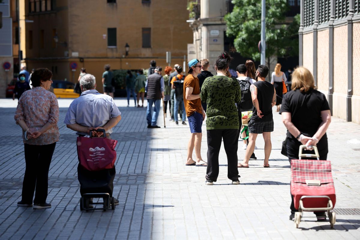 Colas para entrar en un supermercado de Barcelona, el 20 de mayo de 2020. Colas para entrar en un supermercado de Barcelona, el 20 de mayo de 2020.