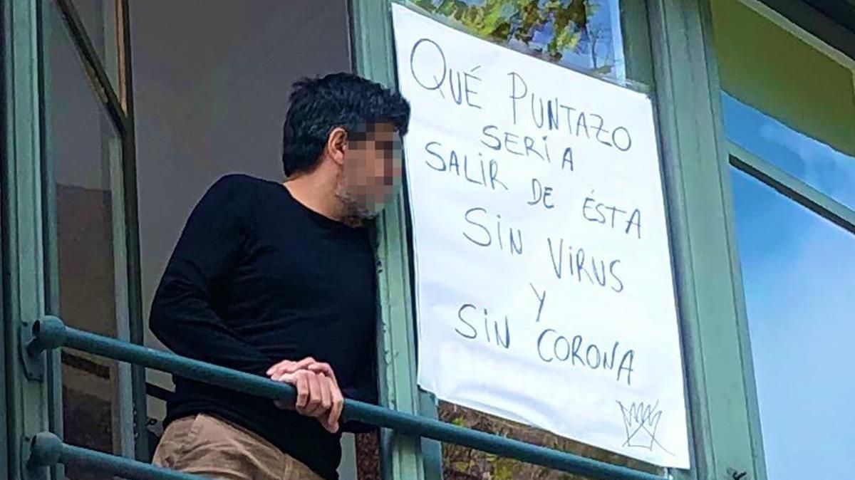 Pancarta en un edificio de Barcelona Pancarta en un edificio de Barcelona