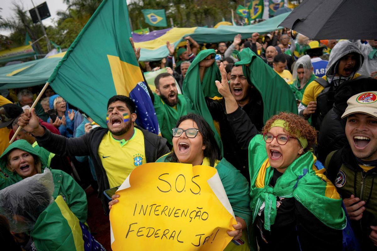 Bolsonaro ordena la transició al Brasil i demana que s’acabin les protestes