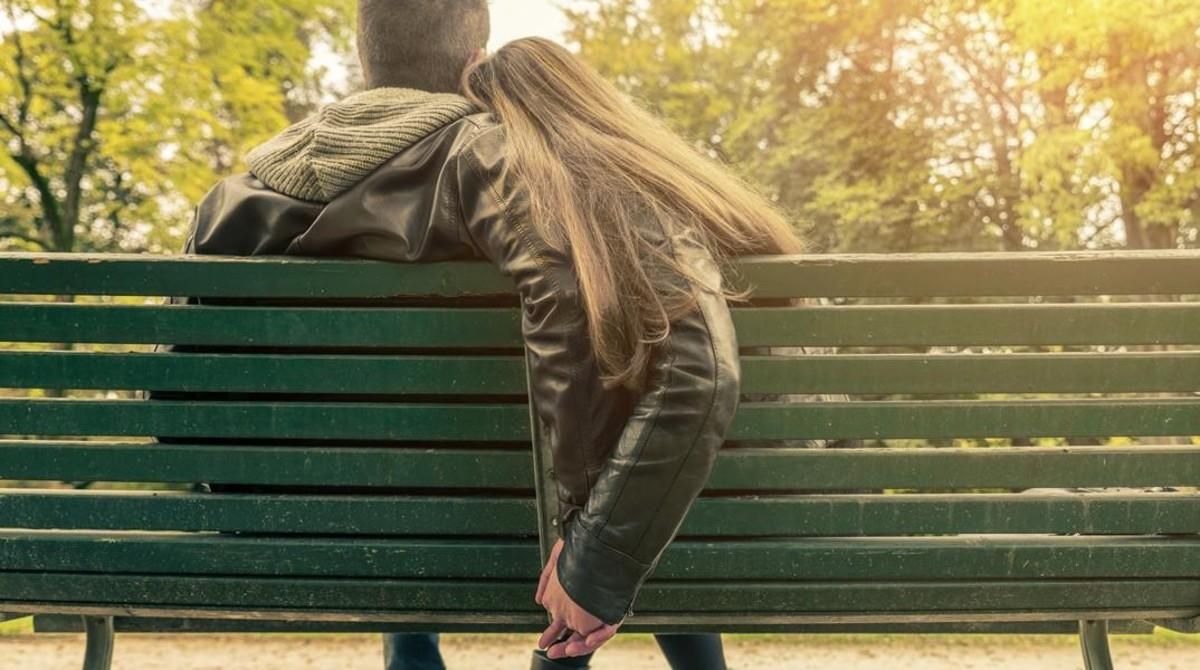 Una joven pareja. Una joven pareja.