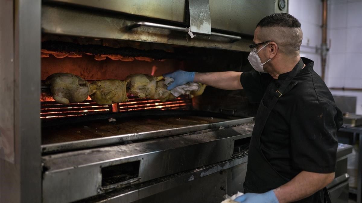 Pollo a l'ast y 'tortell' Pollo a l'ast y 'tortell'