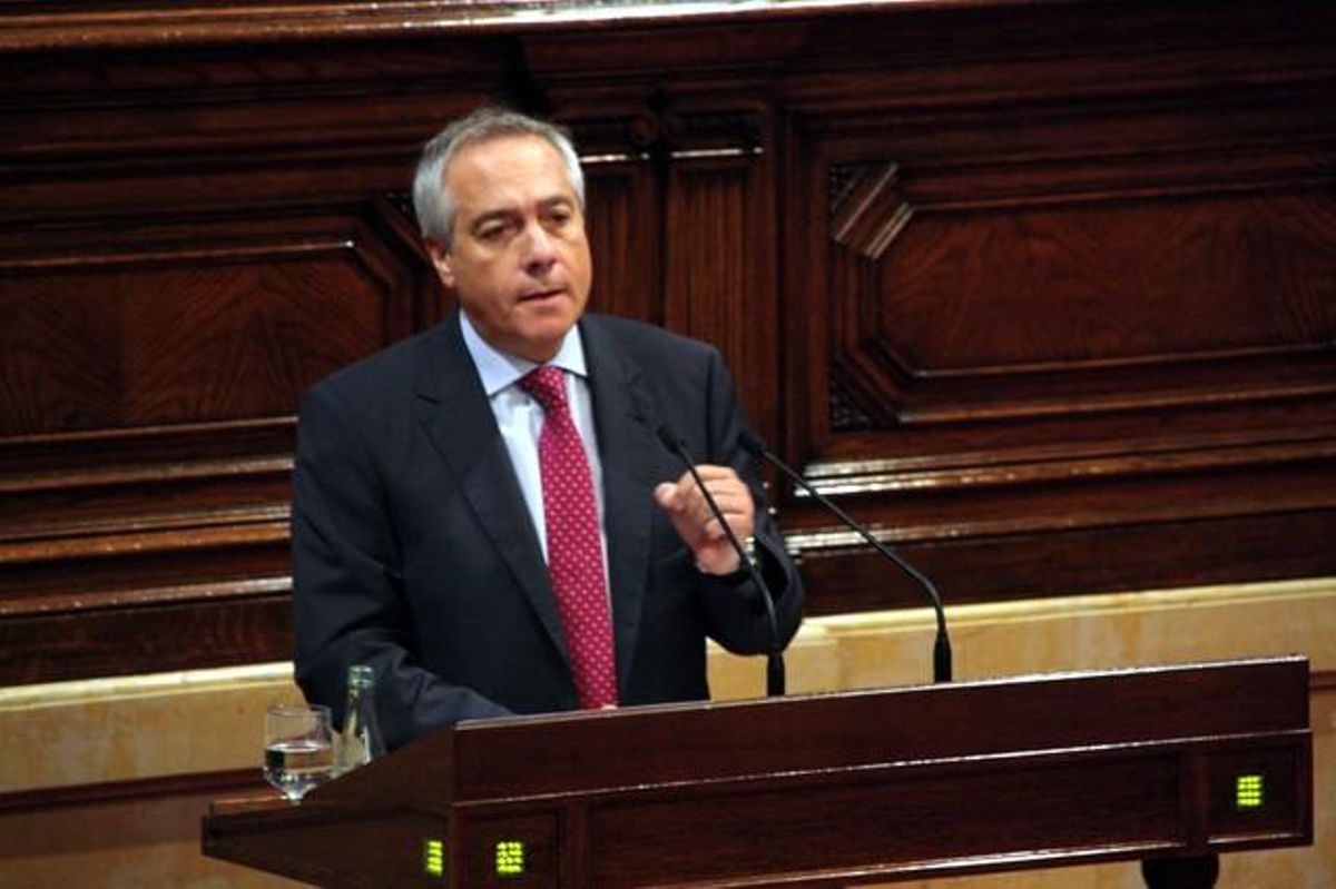 Pere Navarro, durante su intervención en el debate del Parlament. Pere Navarro, durante su intervención en el debate del Parlament.