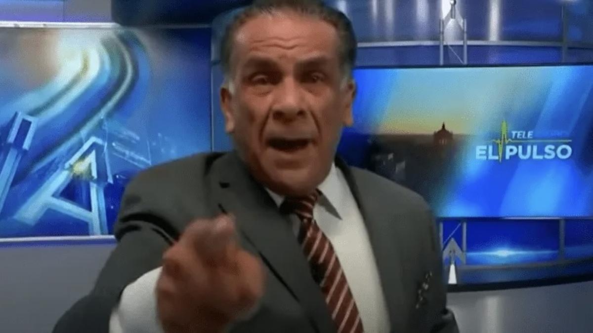 Un presentador mexicano enloquece en directo contra los antivacunas: "¡Imbéciles!"