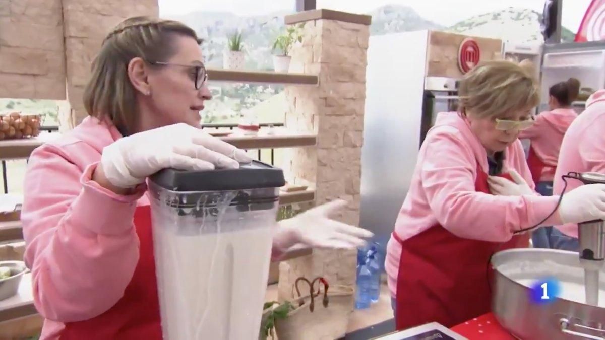 Ainhoa Arteta y Celia Villalobos en la prueba de exteriores de ’Masterchef Celebrity 5’. Ainhoa Arteta y Celia Villalobos en la prueba de exteriores de ’Masterchef Celebrity 5’.