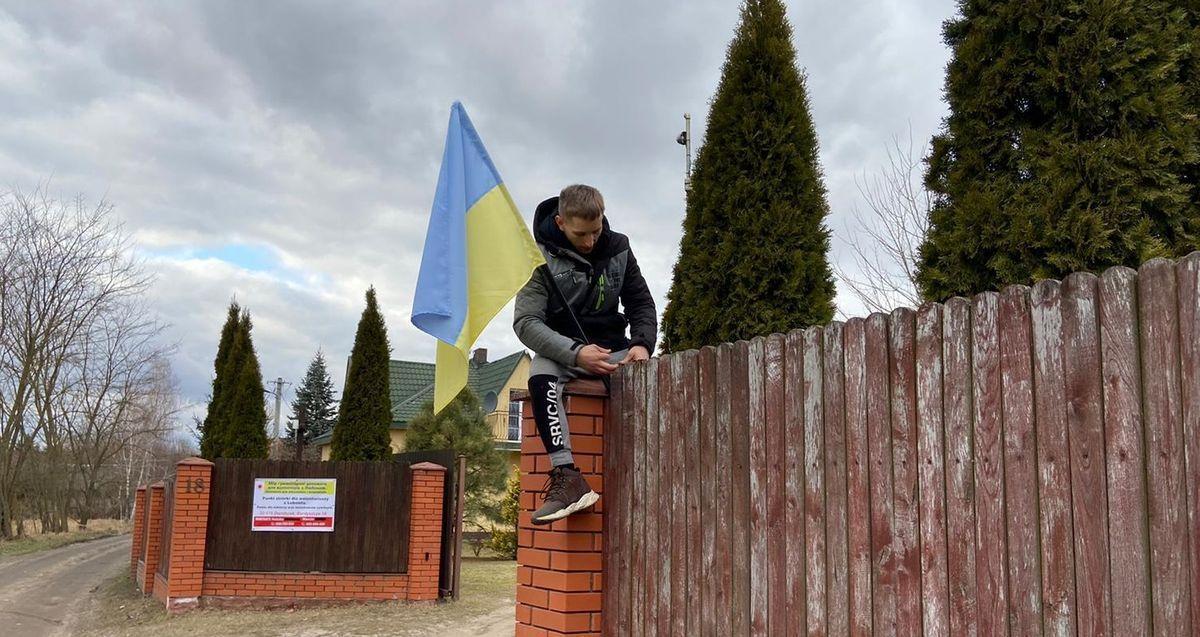 El miedo acelera la huida de ucranianos: “Ya sólo hay 2 kilómetros de cola en la frontera”