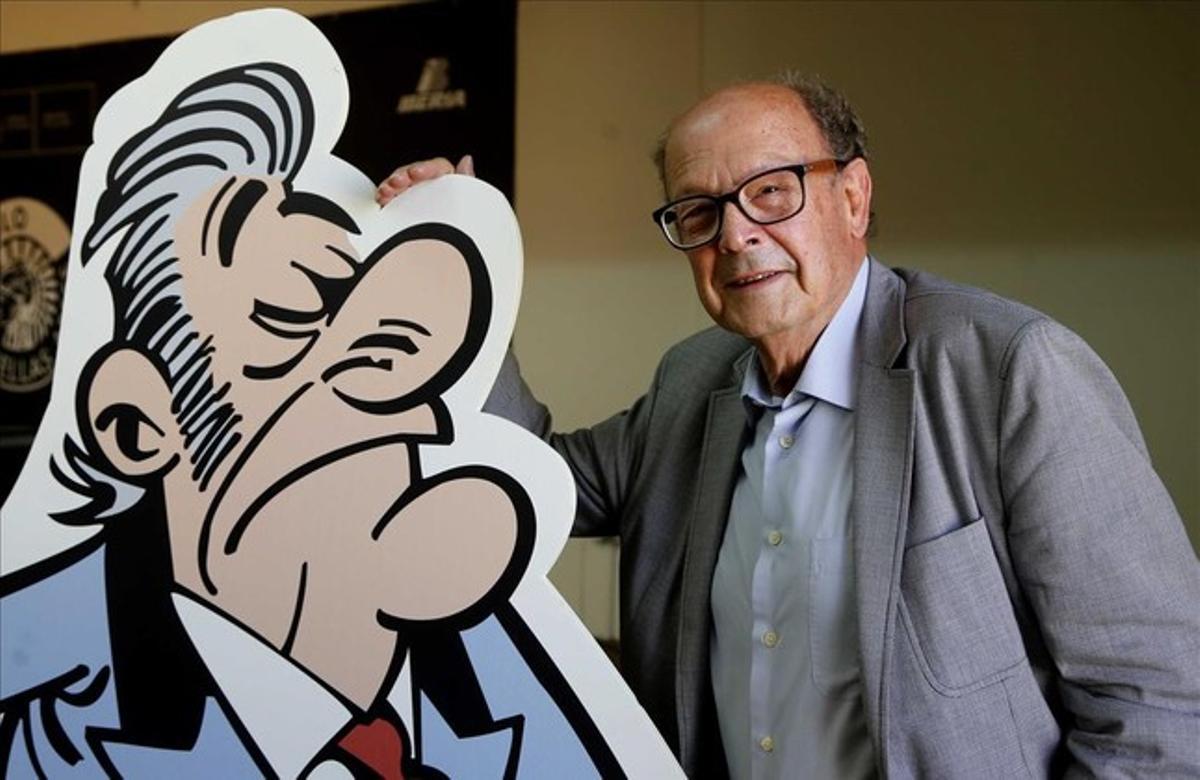 Francisco Ibáñez, este martes en Madrid, junto al protagonista de su nuevo ‘mortadelo’, el tesorero del Partido Papilar, sospechosamente parecido a Bárcenas. Francisco Ibáñez, este martes en Madrid, junto al protagonista de su nuevo ‘mortadelo’, el tesorero del Partido Papilar, sospechosamente parecido a Bárcenas.