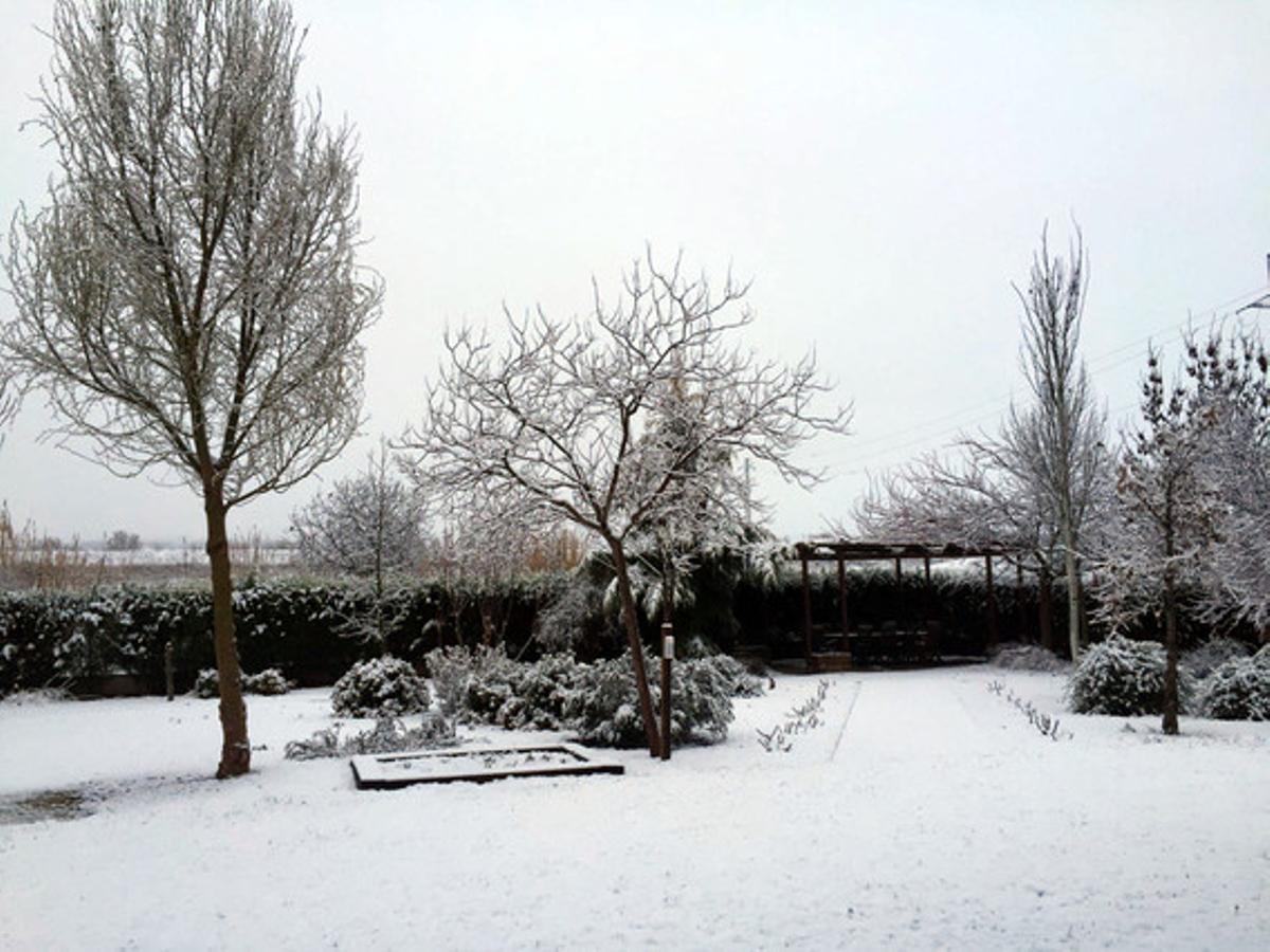Imagen de la población de Preixens (Noguera), emblanquecida por la nieve.