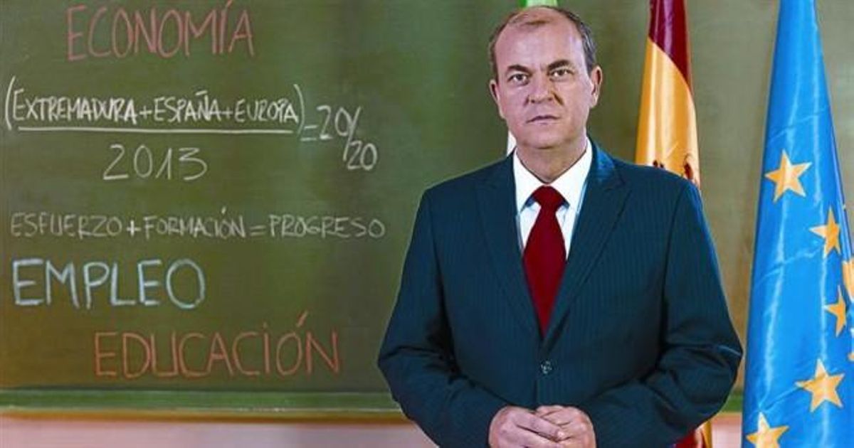 El presidente de Extremadura, José Antonio Monago, durante su discurso de fin de año, que pronunció desde un instituto de Mérida. El presidente de Extremadura, José Antonio Monago, durante su discurso de fin de año, que pronunció desde un instituto de Mérida.