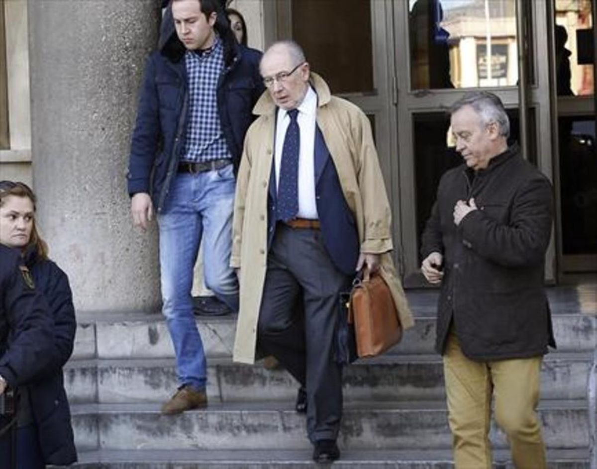 Rodrigo Rato, sospechoso de cometer varios delitos por la salida a bolsa de Bankia. Rodrigo Rato, sospechoso de cometer varios delitos por la salida a bolsa de Bankia.