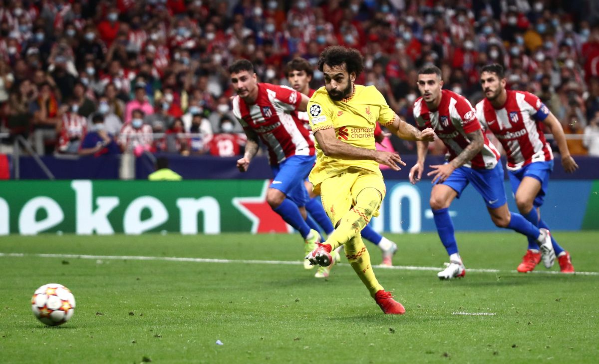 Mohamed Salah marca de penalti el tercer gol del Liverpool en el Metropolitano. Mohamed Salah marca de penalti el tercer gol del Liverpool en el Metropolitano.