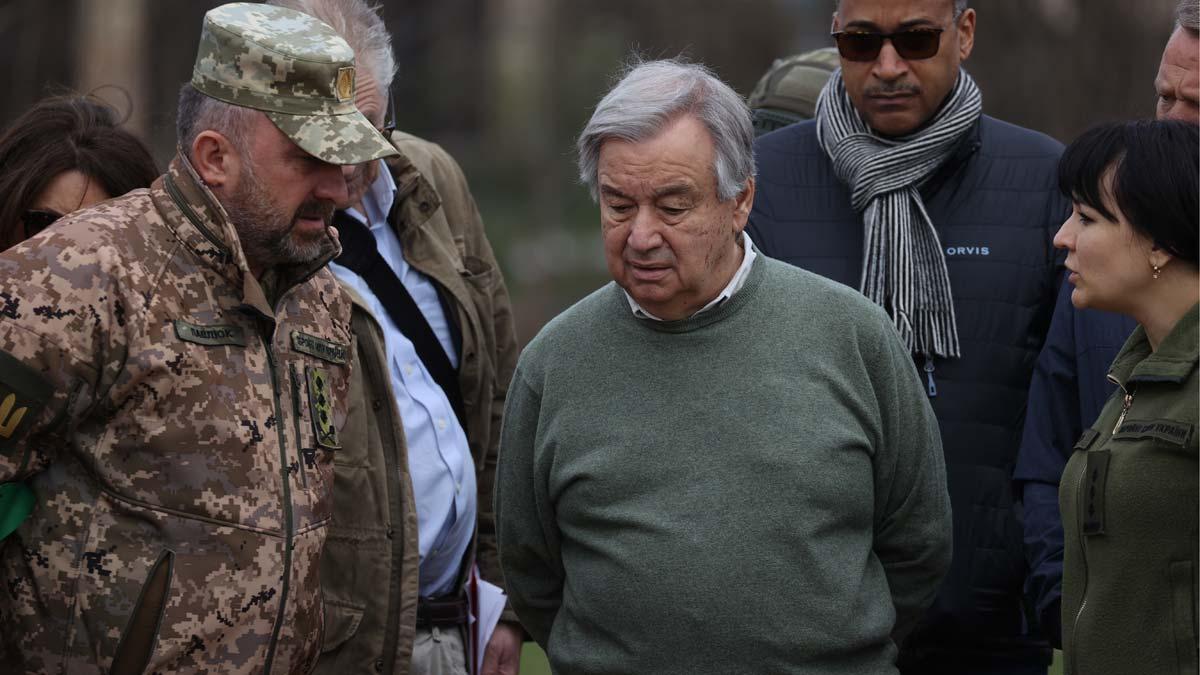 El secretario general de la ONU, António Guterres, en su visita a la ciudad de Borodianka.