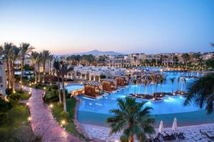 Hotel con piscina en el Sharm el Sheikh en Egipto