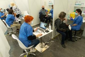 Vacunación contra el covid en Fira de Barcelona.
