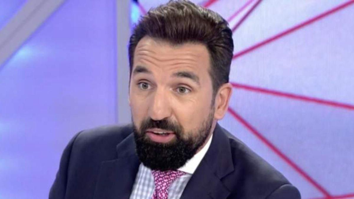 Miguel Lago responde a las críticas por un polémico chiste sobre la Infanta Elena Miguel Lago responde a las críticas por un polémico chiste sobre la Infanta Elena
