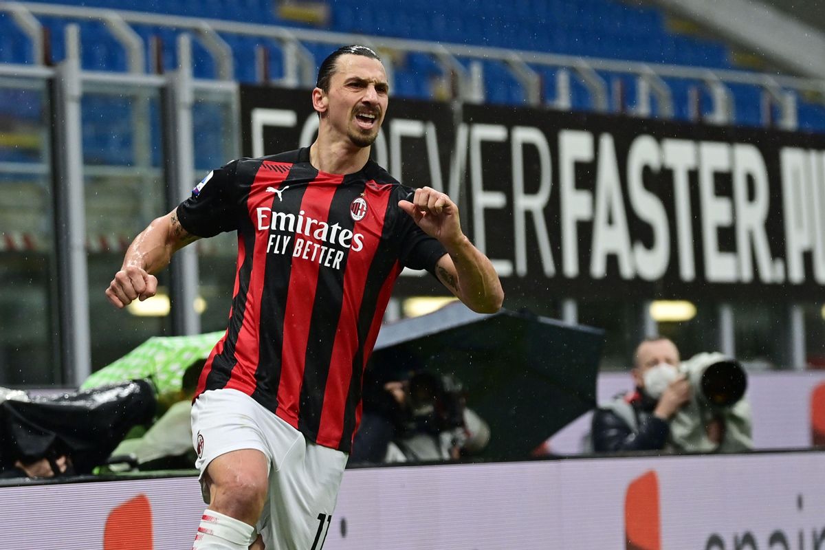 Ibrahimovic celebra uno de sus dos goles ante el Crotone. Ibrahimovic celebra uno de sus dos goles ante el Crotone.