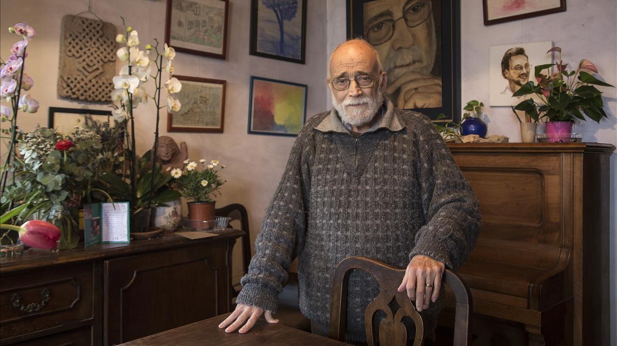 Arcadi Oliveres en su casa el día 8 de marzo de 2021. Arcadi Oliveres en su casa el día 8 de marzo de 2021.