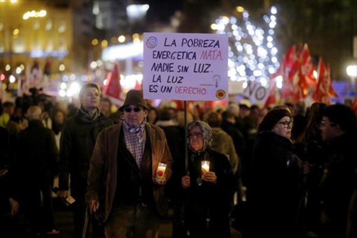 Manifestación contra la pobreza energética, en diciembre del 2016. Manifestación contra la pobreza energética, en diciembre del 2016.